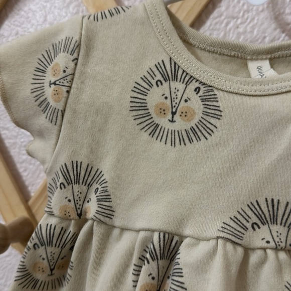 Quincy Mae | SHORT SLEEVE LIONS DRESS - Picture 3 of 6
